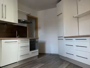 Pronájem bytu 2+1, Karlovy Vary, Moskevská, 60 m2