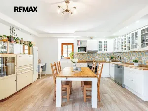 Prodej rodinného domu, Zbiroh, 180 m2