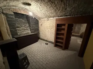 Pronájem obchodního prostoru, Praha - Nové Město, Rumunská, 200 m2