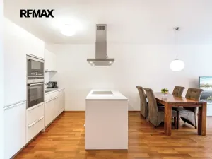 Pronájem bytu 3+kk, Praha - Žižkov, Ke kapslovně, 107 m2