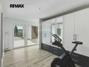 Prodej vícegeneračního domu, Vrané nad Vltavou, Ve Strouze, 182 m2
