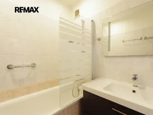 Prodej bytu 3+1, Praha - Letňany, Místecká, 68 m2