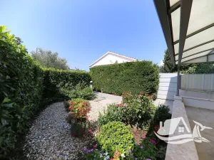 Prodej vícegeneračního domu, Jasenice, Chorvatsko, 185 m2