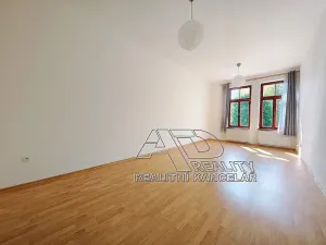 Pronájem bytu 2+1, České Budějovice, Pražská tř., 72 m2