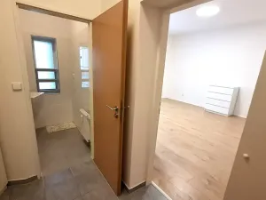 Pronájem bytu 1+kk, Praha - Vysočany, Vysočanské náměstí, 35 m2
