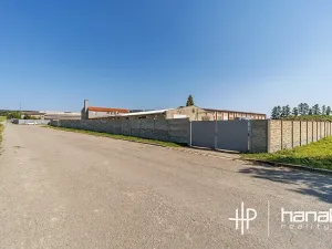 Prodej výrobních prostor, Dolany, 900 m2
