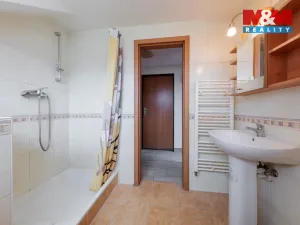 Prodej bytu 1+1, Karlovy Vary, K. Čapka, 36 m2