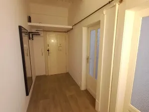 Pronájem bytu 2+kk, Praha - Bubeneč, Raisova, 41 m2