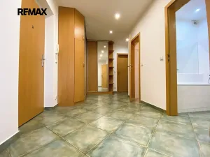 Pronájem bytu 3+kk, Vestec, Ve Stromkách, 110 m2