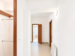 Pronájem bytu 1+kk, Praha - Újezd nad Lesy, Staroújezdská, 43 m2