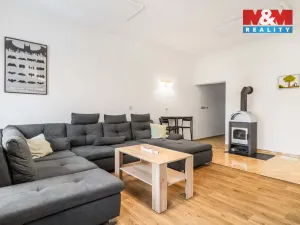 Prodej činžovního domu, Doksy, náměstí Republiky, 235 m2