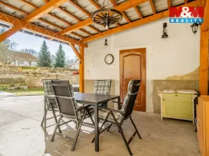 Prodej činžovního domu, Doksy, náměstí Republiky, 235 m2