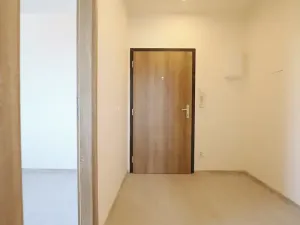 Pronájem bytu 1+kk, Praha - Hloubětín, Pokorného, 34 m2