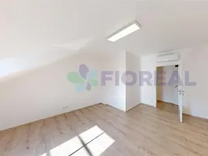 Pronájem kanceláře, Praha - Karlín, Sokolovská, 220 m2