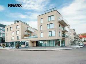 Pronájem garážového stání, Praha - Smíchov, Kobrova, 15 m2