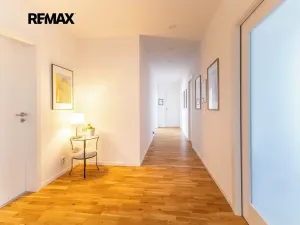 Prodej vícegeneračního domu, Bavoryně, 194 m2