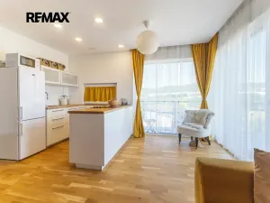 Prodej vícegeneračního domu, Bavoryně, 194 m2