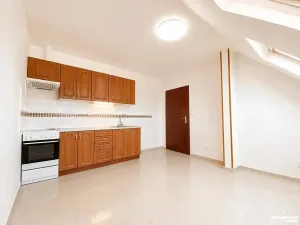 Pronájem bytu 1+kk, Praha - Hloubětín, V chaloupkách, 23 m2