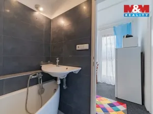 Pronájem bytu 2+1, Cheb, Riegerova, 52 m2