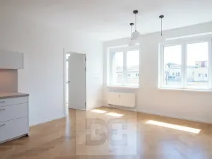 Pronájem bytu 3+kk, Praha - Libeň, Sokolovská, 70 m2