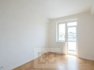 Pronájem bytu 3+kk, Praha - Libeň, Sokolovská, 70 m2