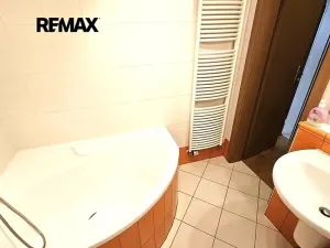 Pronájem bytu 2+kk, Praha - Řepy, Karlovarská, 59 m2