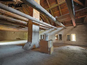 Prodej atypického bytu, Lošany, 191 m2