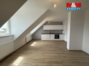 Pronájem bytu 1+kk, Třebechovice pod Orebem, Masarykovo náměstí, 41 m2