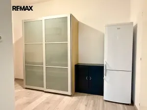 Pronájem bytu 2+kk, Praha - Nusle, Kloboučnická, 45 m2