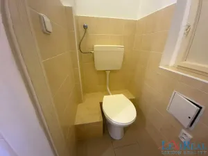 Pronájem bytu 1+1, Praha - Podolí, Podolská, 36 m2