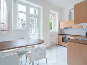 Pronájem bytu 2+1, Praha - Hradčany, Na valech, 79 m2