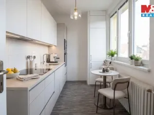 Prodej bytu 3+1, Opava - Předměstí, Skřivánčí, 67 m2
