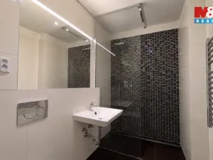 Pronájem bytu 1+kk, Praha - Holešovice, Šimáčkova, 35 m2