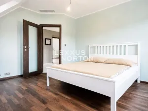 Pronájem rodinného domu, Praha - Křeslice, Pod ovčínem, 260 m2