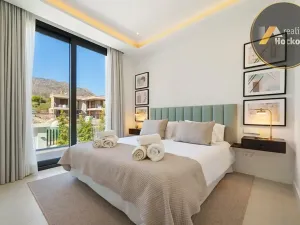 Prodej vily, Marbella, Španělsko, 611 m2
