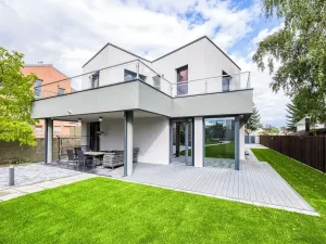 Prodej vily, Praha - Dolní Měcholupy, Na návsi, 392 m2