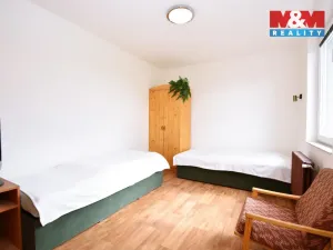 Prodej komerční nemovitosti, Libiš, 300 m2