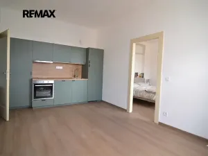 Pronájem bytu 2+kk, Praha - Žižkov, Jeseniova, 48 m2