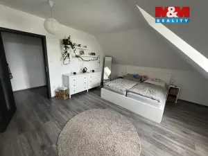 Prodej bytu 3+kk, Bělá pod Bezdězem, Masarykovo náměstí, 95 m2