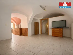 Prodej atypického bytu, Olomouc - Svatý Kopeček, nám. Sadové, 70 m2