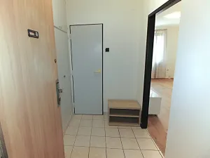 Pronájem bytu 1+1, Praha - Záběhlice, Hlavní, 36 m2
