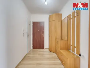 Prodej bytu 3+1, Hrádek - Nová Huť, 1. máje, 67 m2