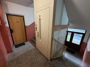 Prodej bytu 3+1, Chomutov, Školní pěšina, 76 m2