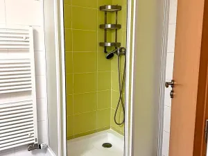 Pronájem bytu 2+kk, Praha - Vysočany, Spojovací, 58 m2