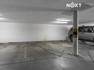 Prodej podílu garážového stání, Brno, Högrova, 11 m2