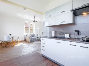 Prodej bytu 2+kk, Petrohrad, 62 m2