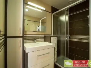 Prodej bytu 3+kk, Praha, Studnická, 73 m2