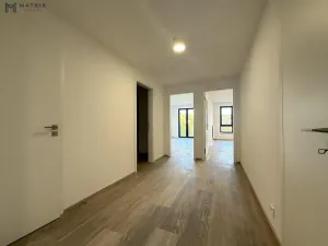 Pronájem bytu 2+1, Praha - Libeň, Zenklova, 74 m2