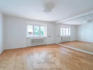 Pronájem bytu 2+1, Praha - Žižkov, Jeseniova, 75 m2