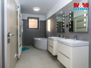 Prodej rodinného domu, Rohovládova Bělá, 287 m2
